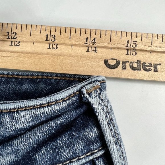 Silver Jeans Women's 27 Kenni Crop Blue Fade Stretch Step Frayed Hem Denim Pants - Picture 16 of 16